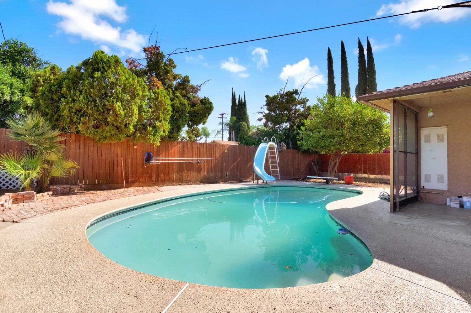 4897 E Platt Ave, Fresno, CA 93727