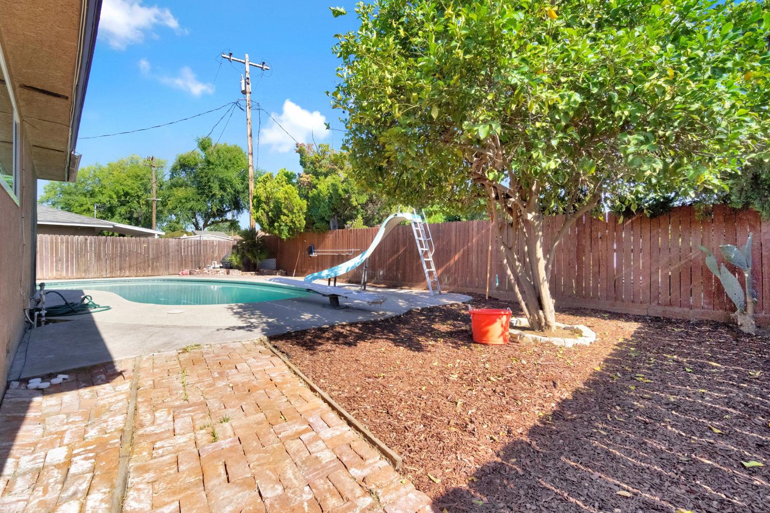 4897 E Platt Ave, Fresno, CA 93727