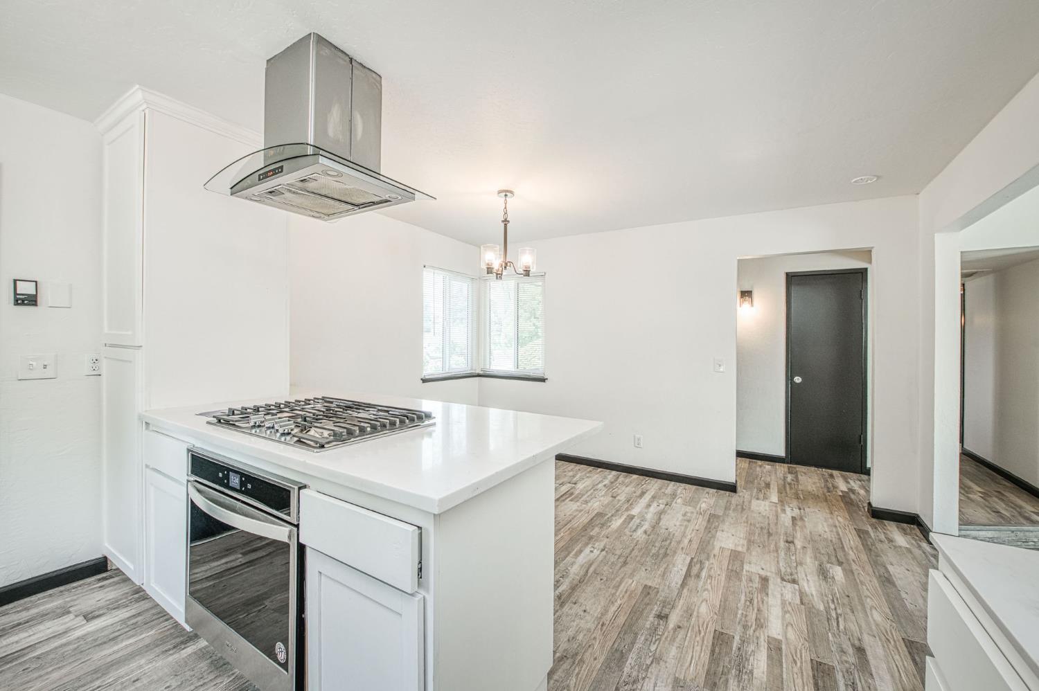 1545 Sunnyside Ave, Clovis, CA 93611