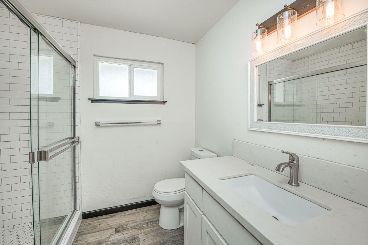 1545 Sunnyside Ave, Clovis, CA 93611