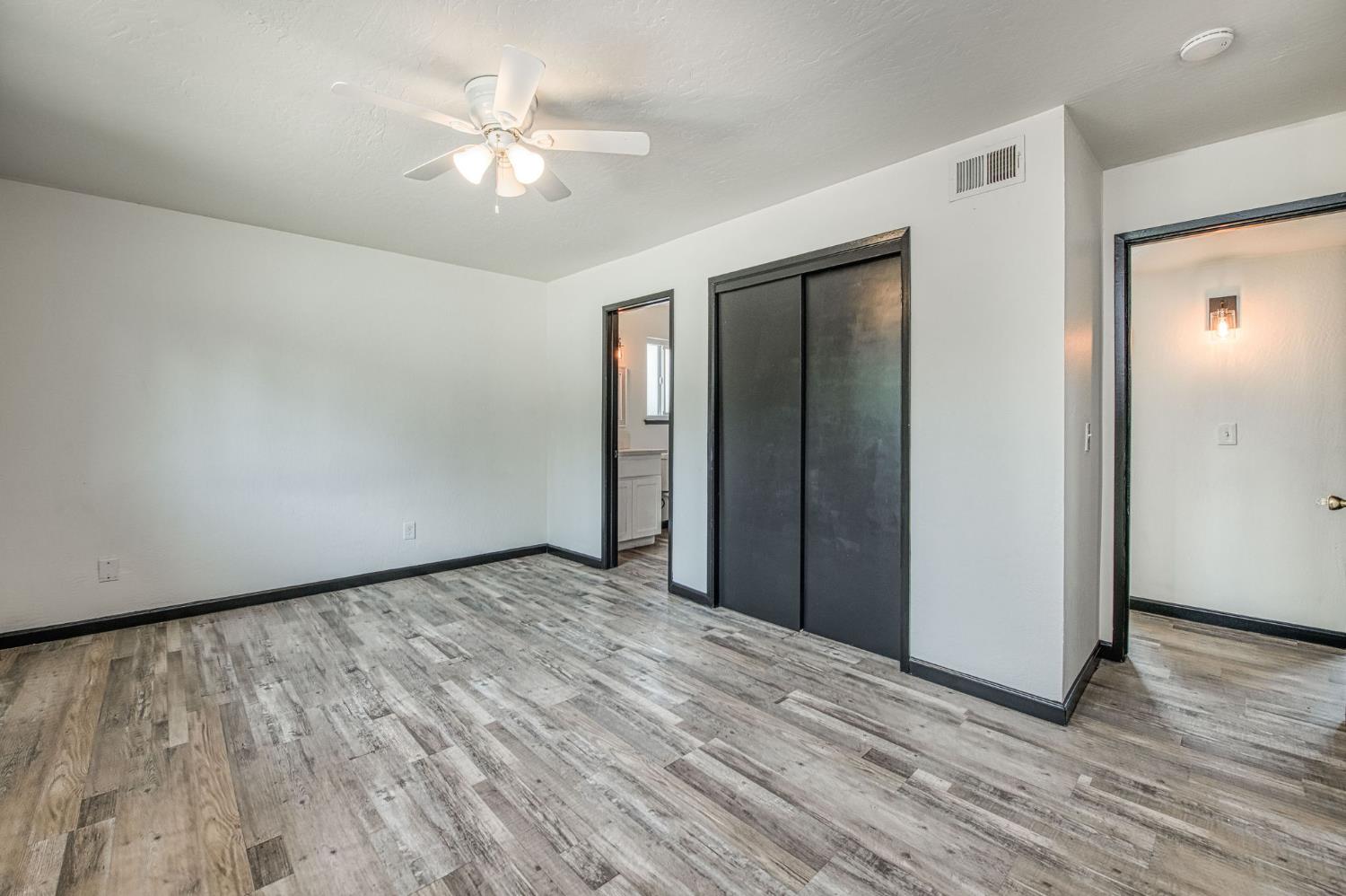 1545 Sunnyside Ave, Clovis, CA 93611