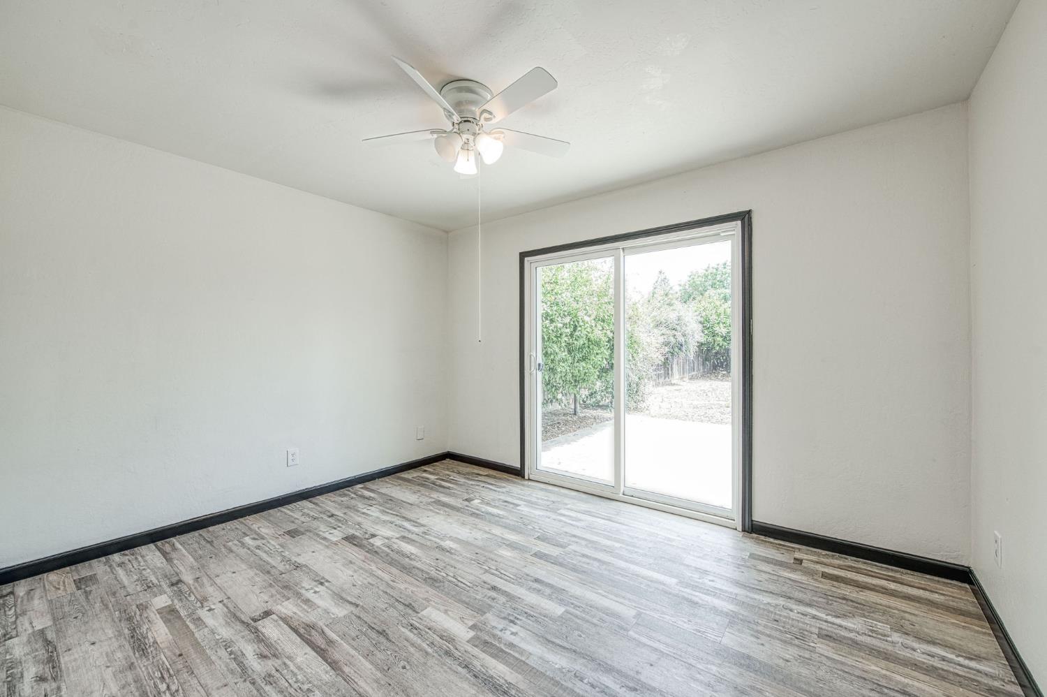 1545 Sunnyside Ave, Clovis, CA 93611
