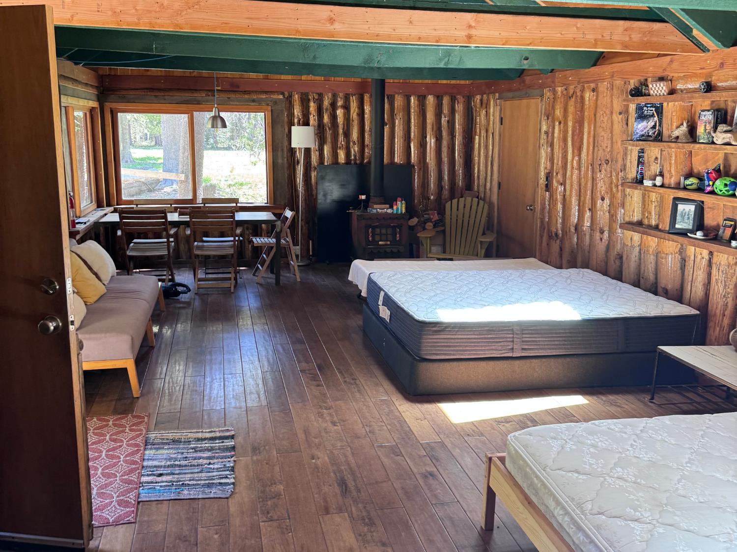 10 Beasore Rd, Bass Lake, CA 93604