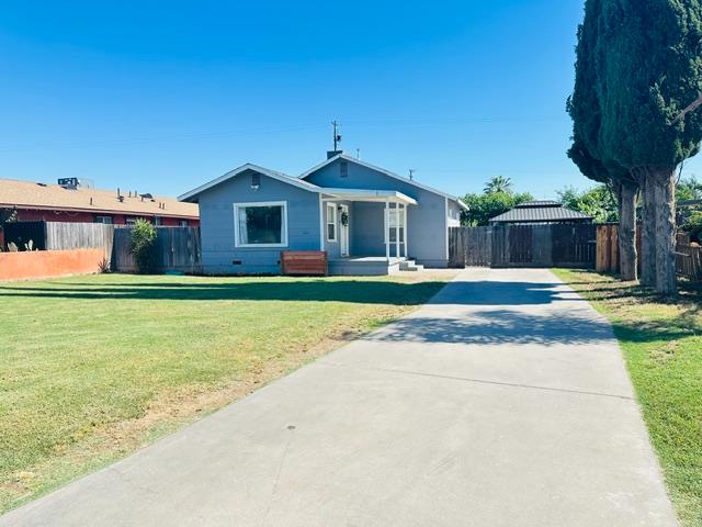1942 E Olive Way, Dinuba, CA 93618