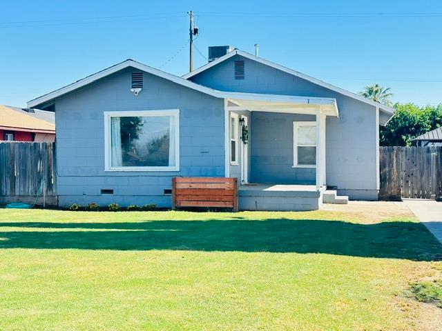1942 E Olive Way, Dinuba, CA 93618