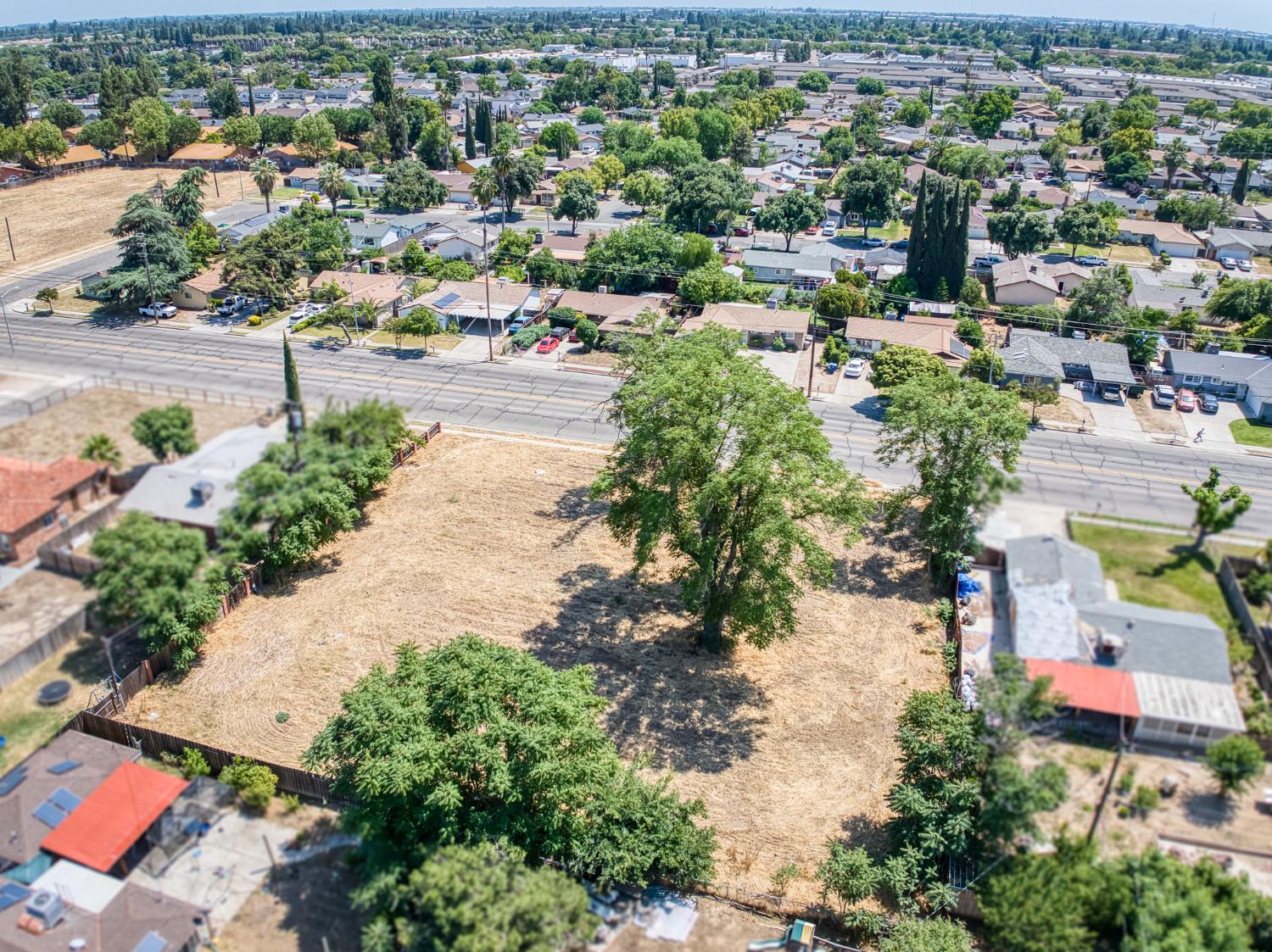 4921 E Tulare St, Fresno, CA 93727