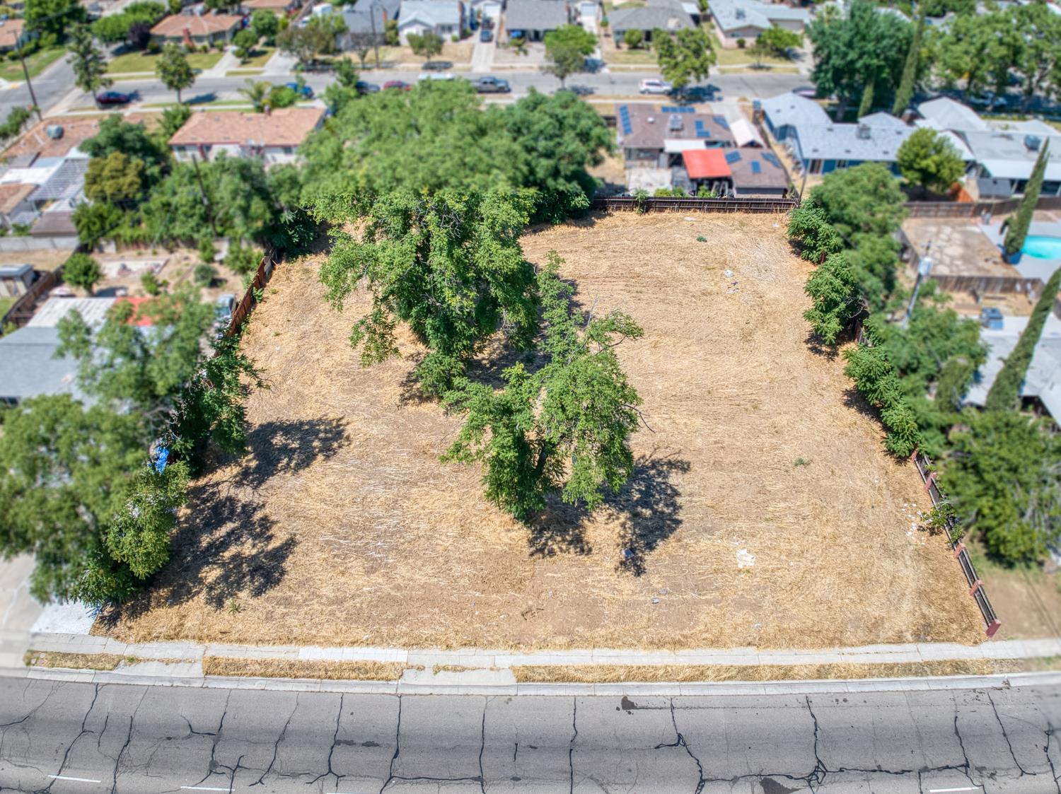 4921 E Tulare St, Fresno, CA 93727