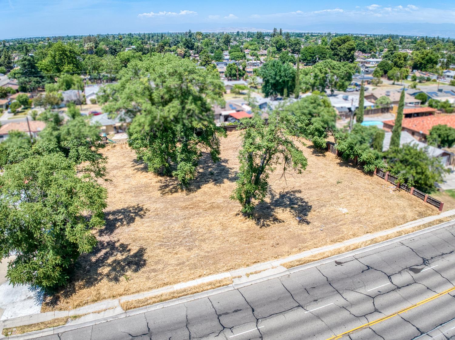 4921 E Tulare St, Fresno, CA 93727
