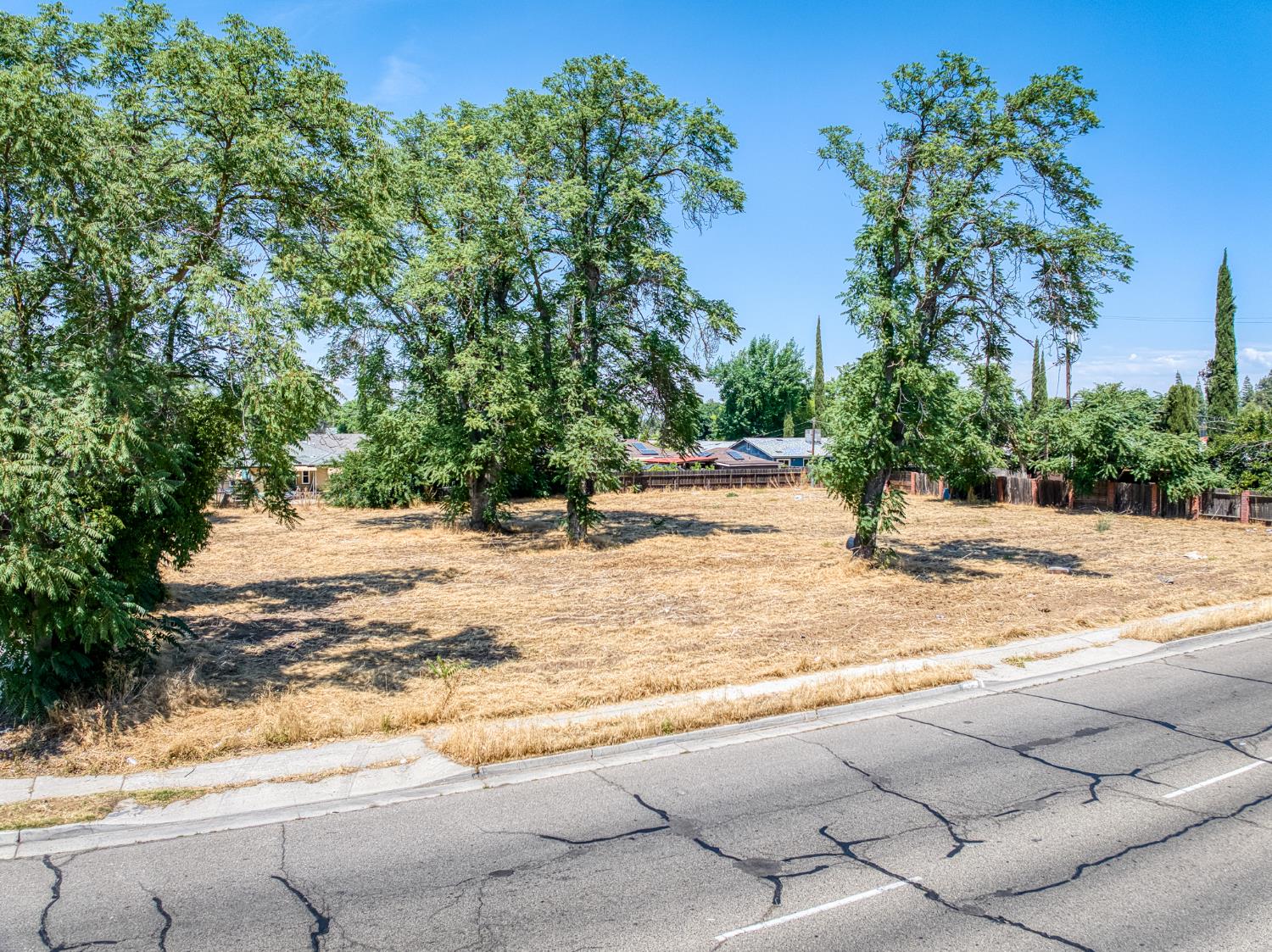 4921 E Tulare St, Fresno, CA 93727