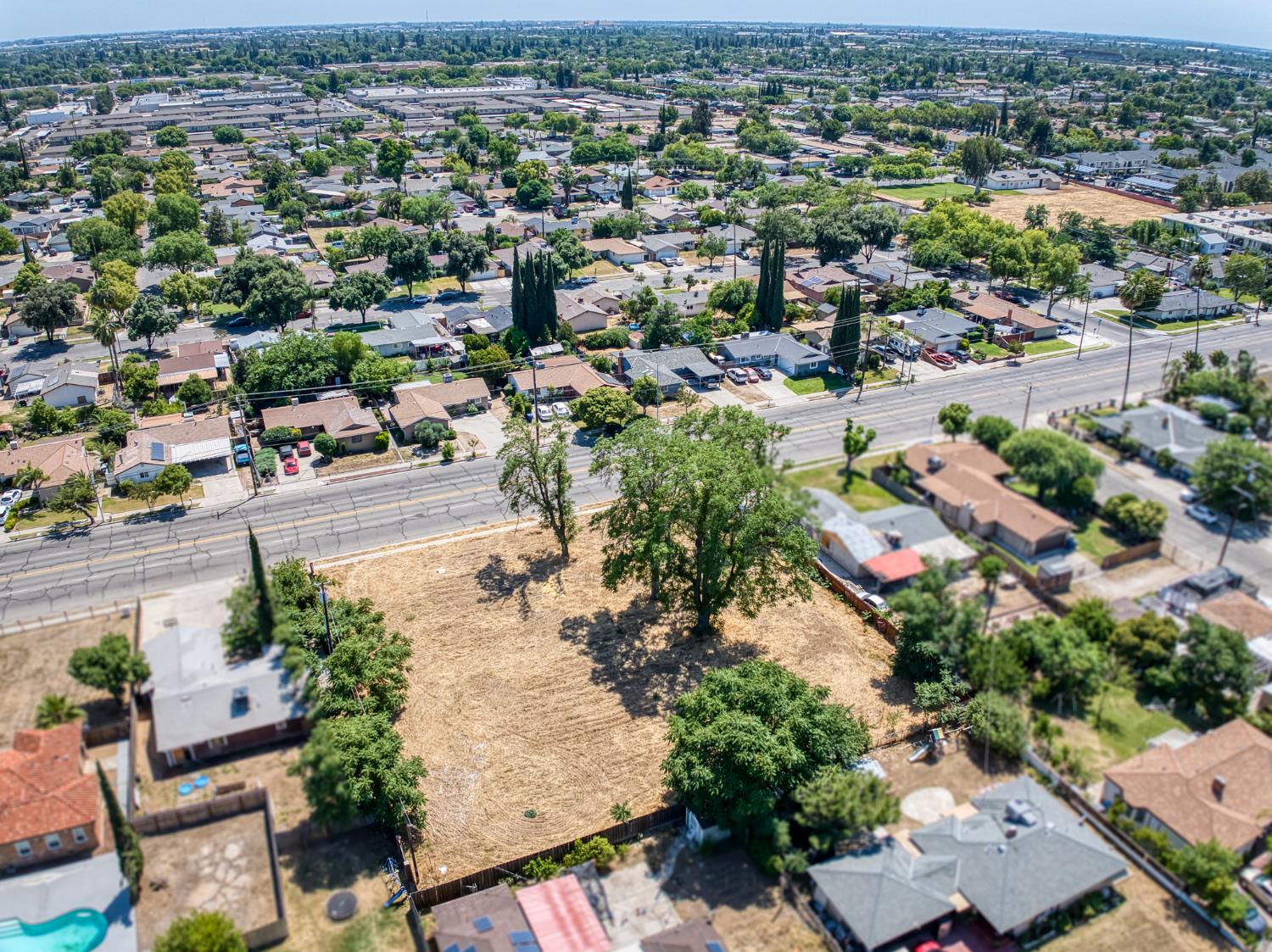 4921 E Tulare St, Fresno, CA 93727