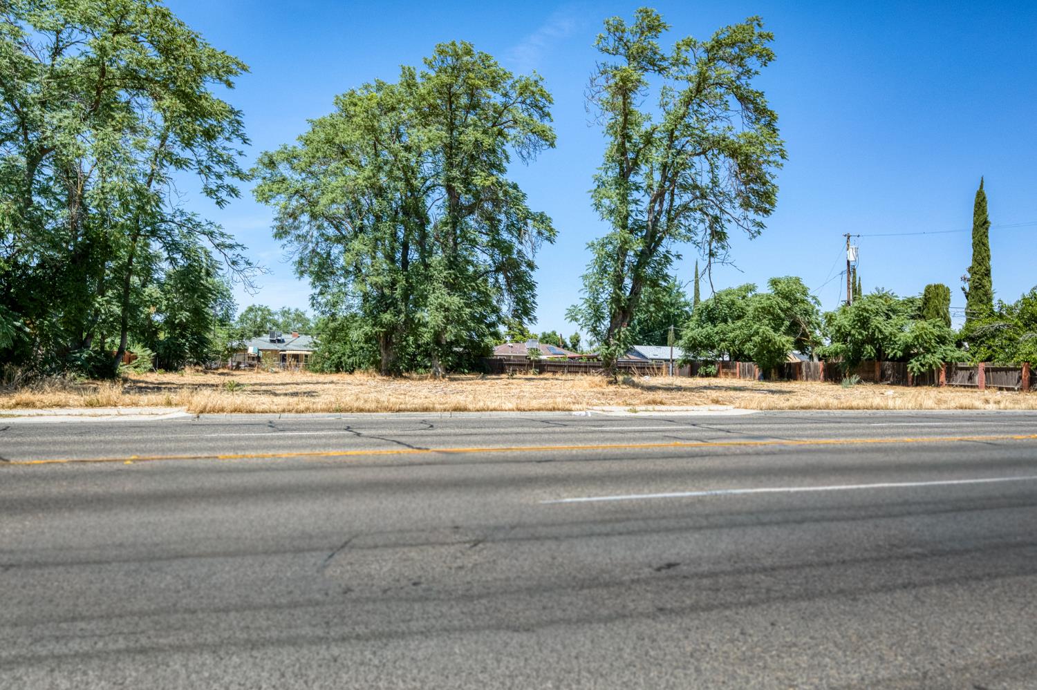 4921 E Tulare St, Fresno, CA 93727