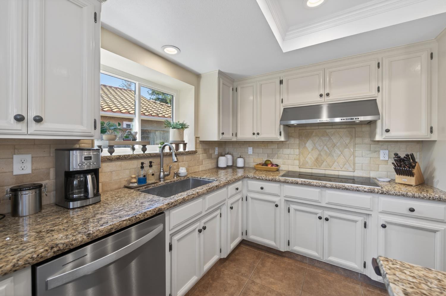 3055 Fairmont Ct, Madera, CA 93637