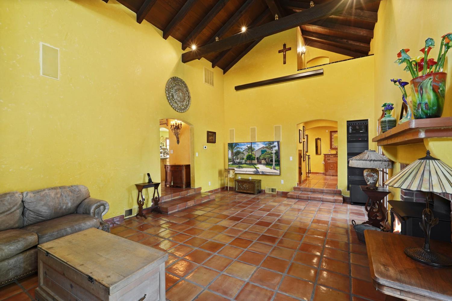 115 S Avena Ave, Lodi, CA 95240