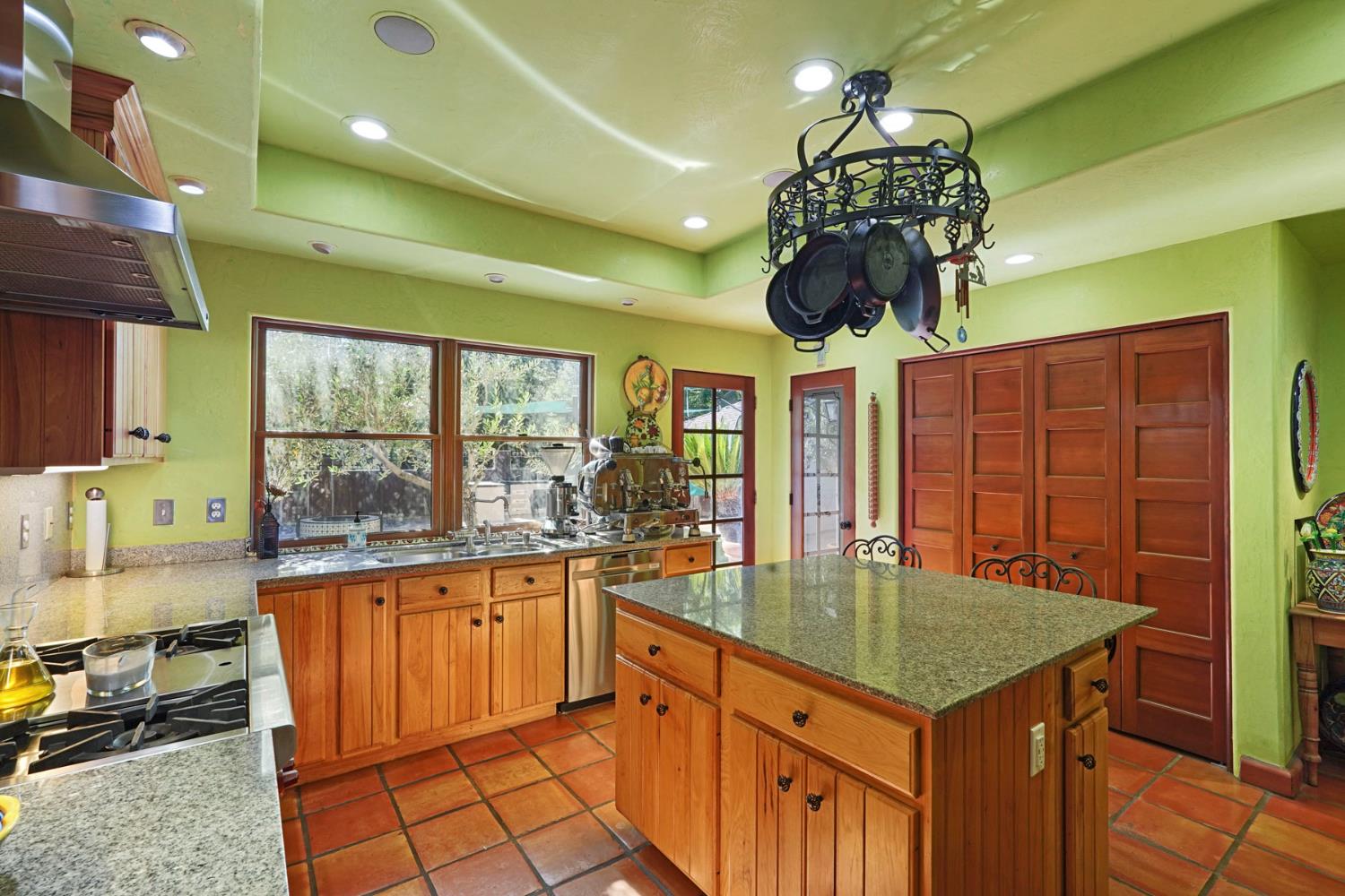 115 S Avena Ave, Lodi, CA 95240