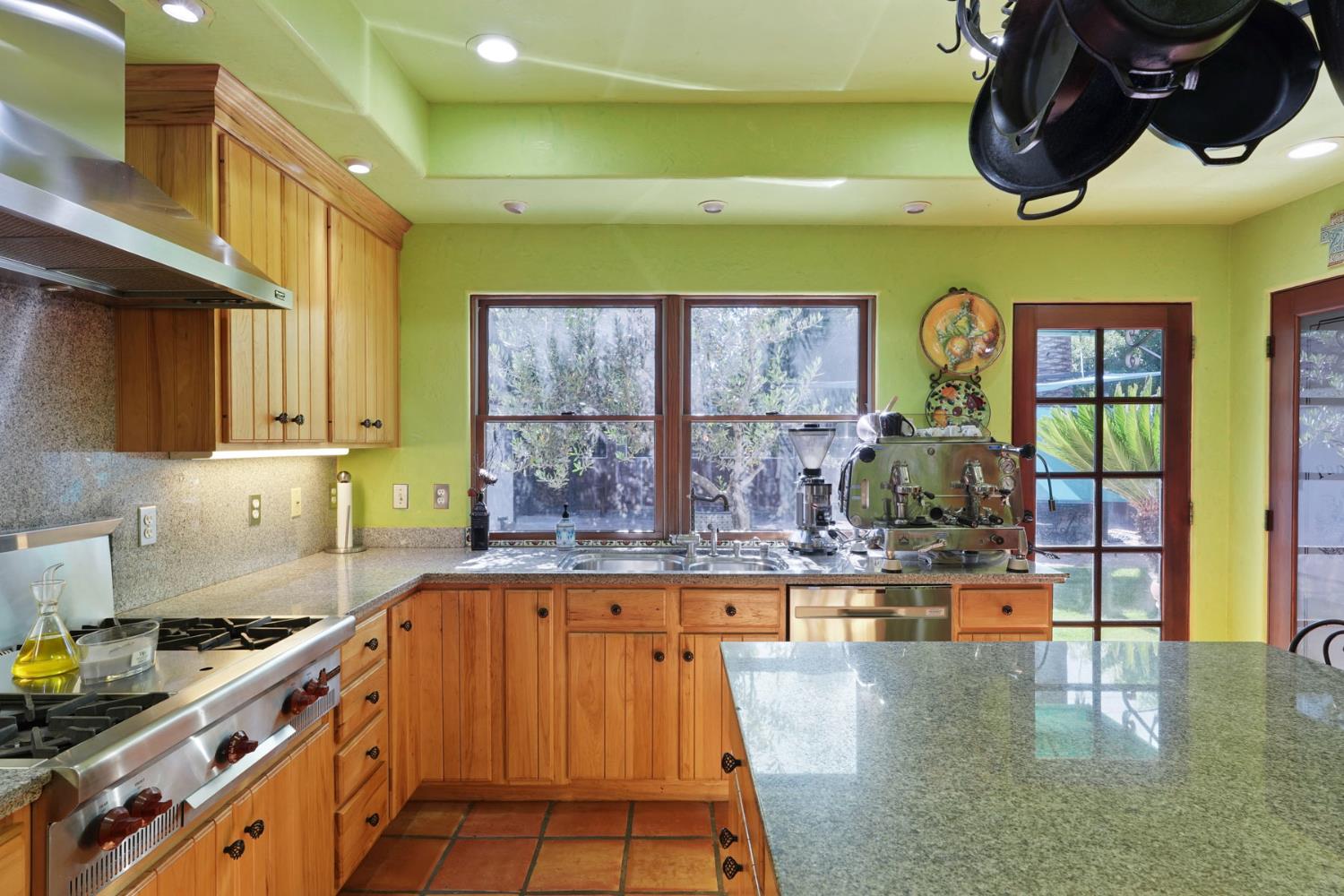 115 S Avena Ave, Lodi, CA 95240