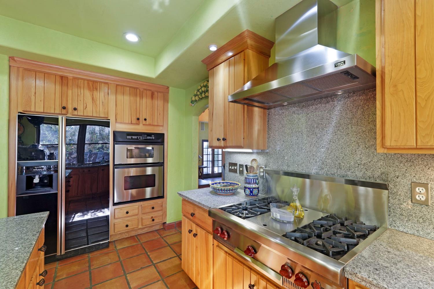 115 S Avena Ave, Lodi, CA 95240