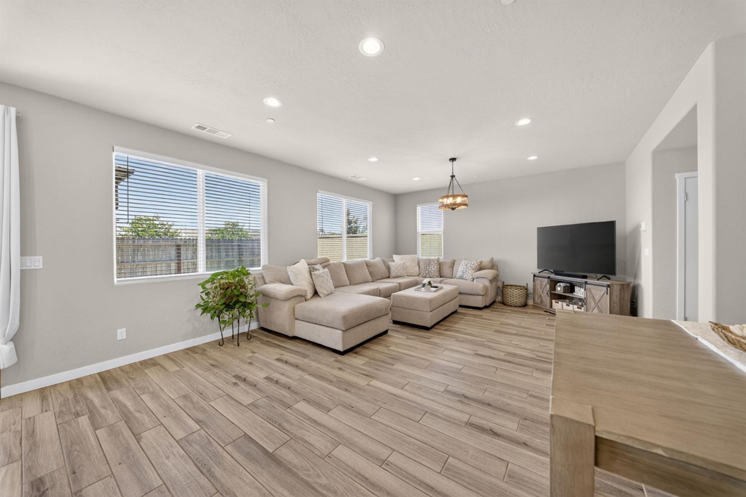 4219 N Reed Ave, Fresno, CA 93723