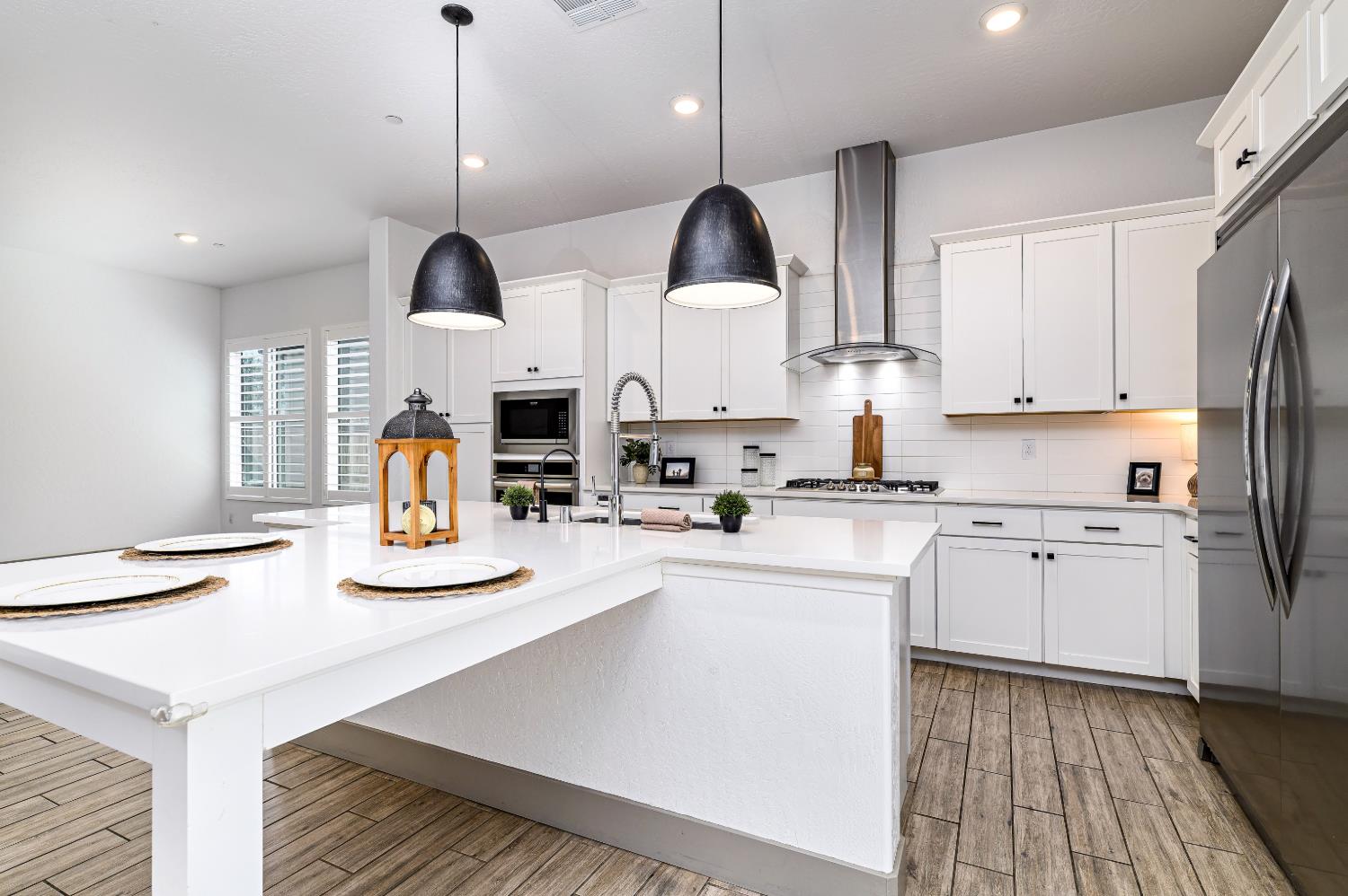 3707 N Santa Fe St, Visalia, CA 93292