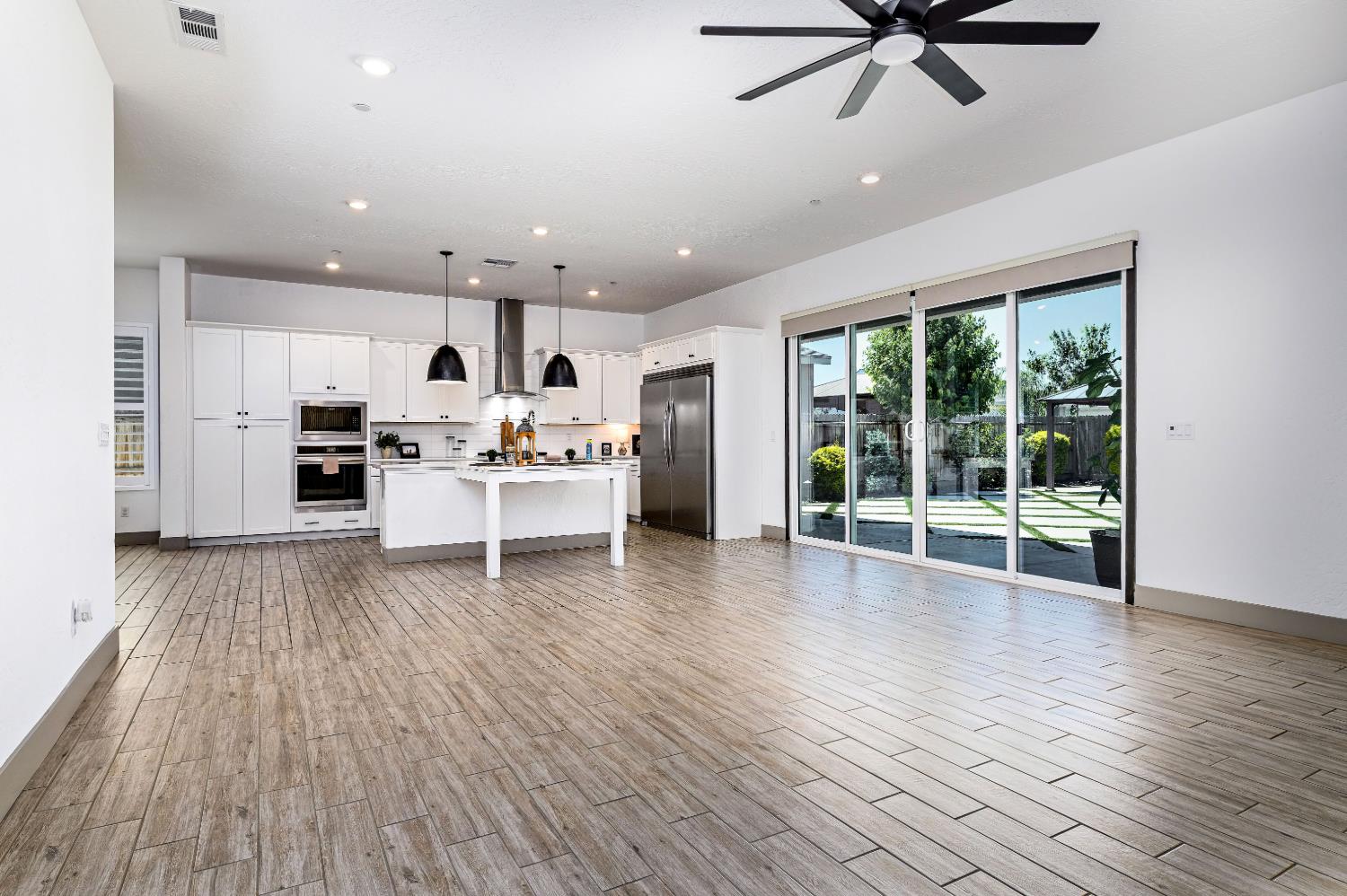 3707 N Santa Fe St, Visalia, CA 93292