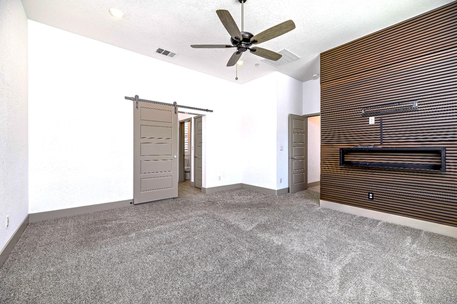 3707 N Santa Fe St, Visalia, CA 93292