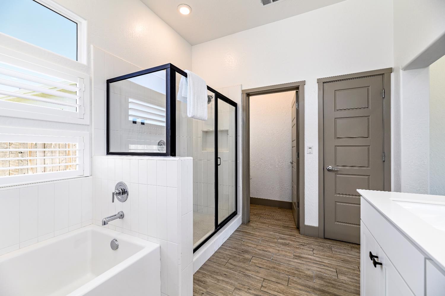 3707 N Santa Fe St, Visalia, CA 93292