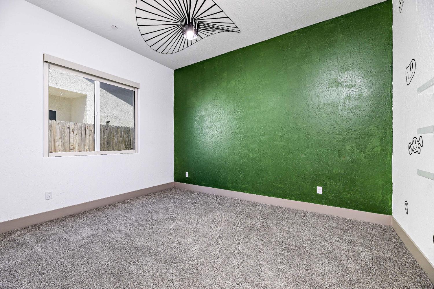 3707 N Santa Fe St, Visalia, CA 93292
