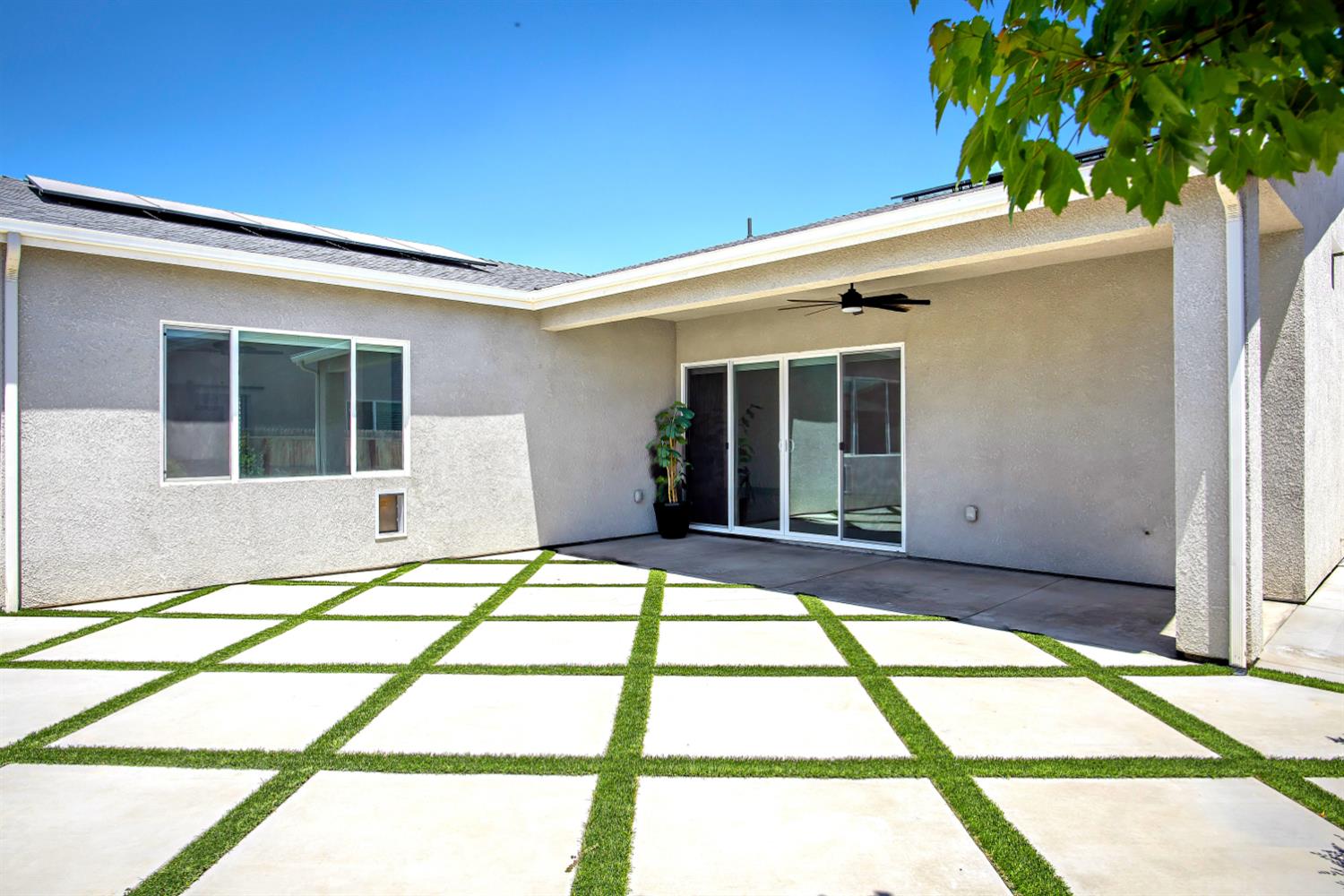 3707 N Santa Fe St, Visalia, CA 93292