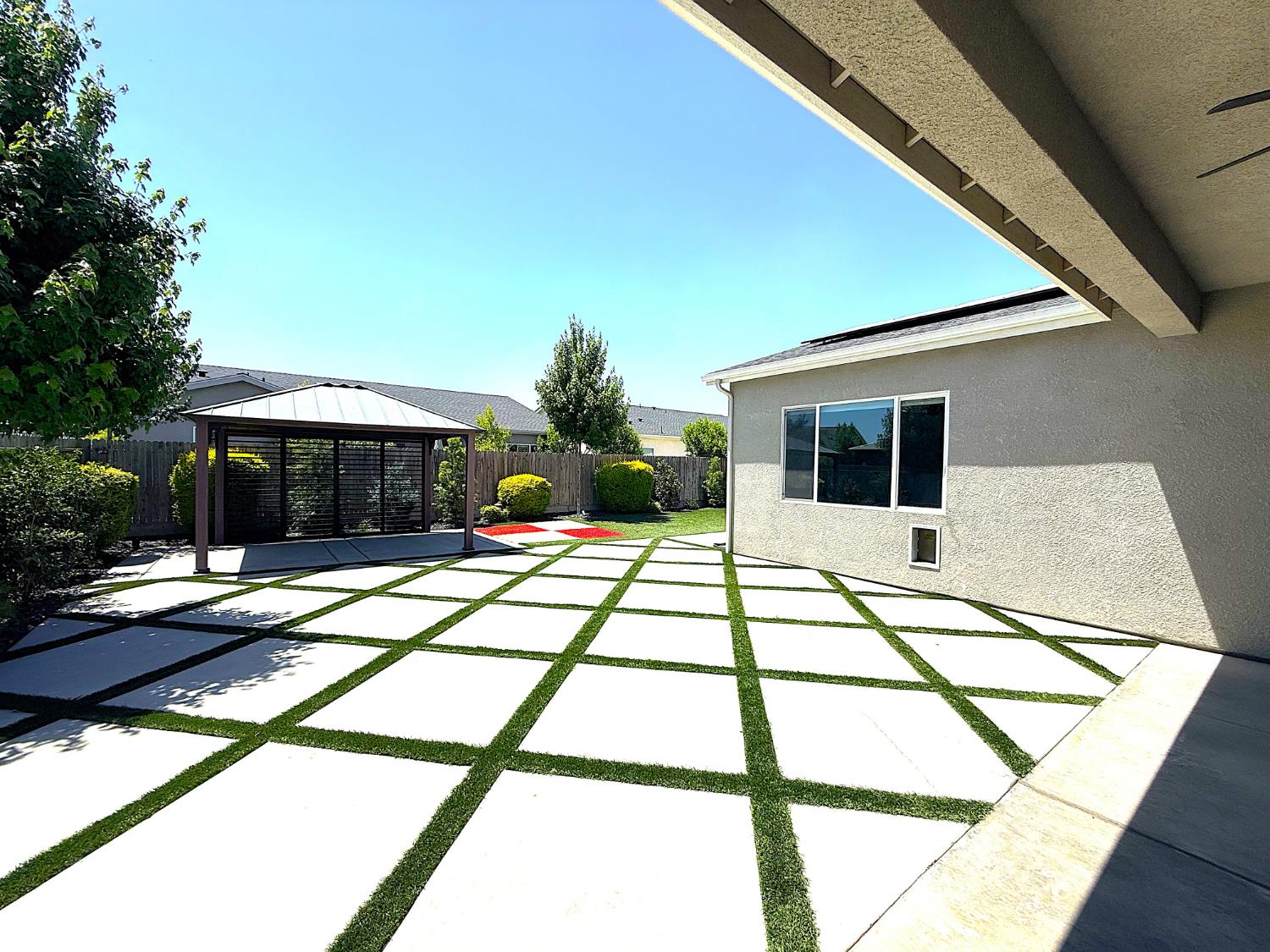 3707 N Santa Fe St, Visalia, CA 93292