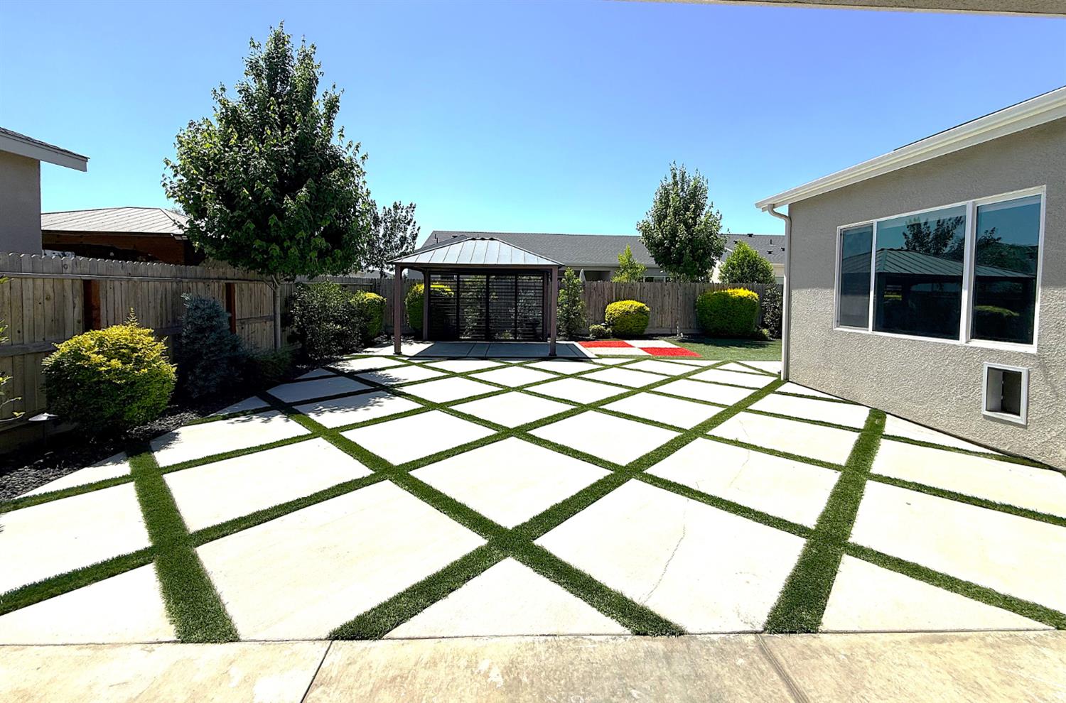 3707 N Santa Fe St, Visalia, CA 93292