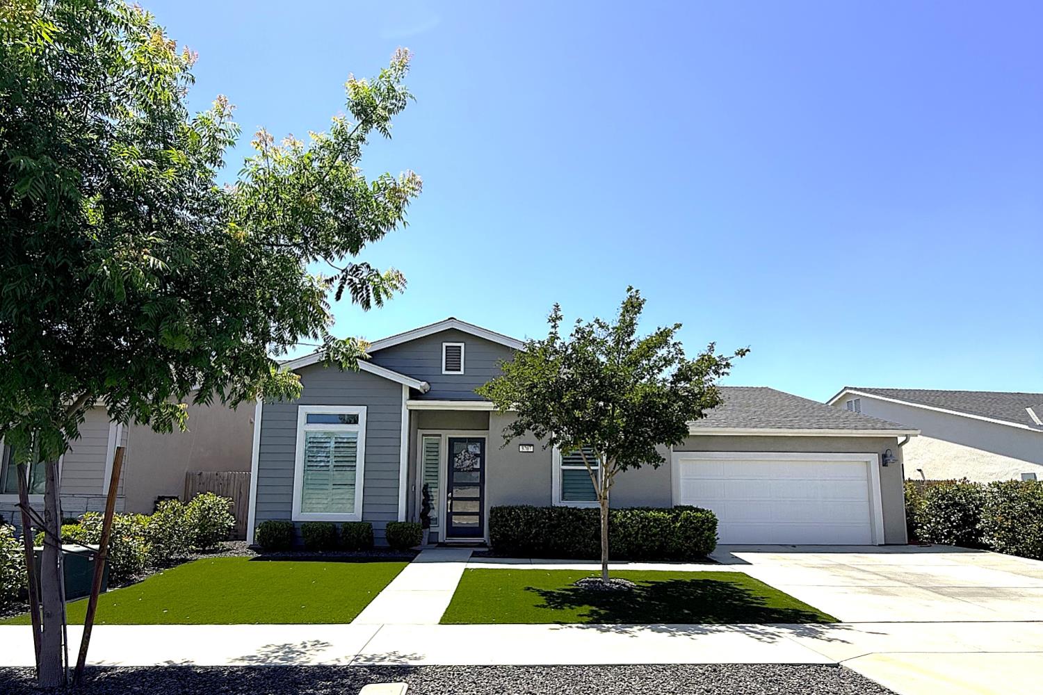 3707 N Santa Fe St, Visalia, CA 93292
