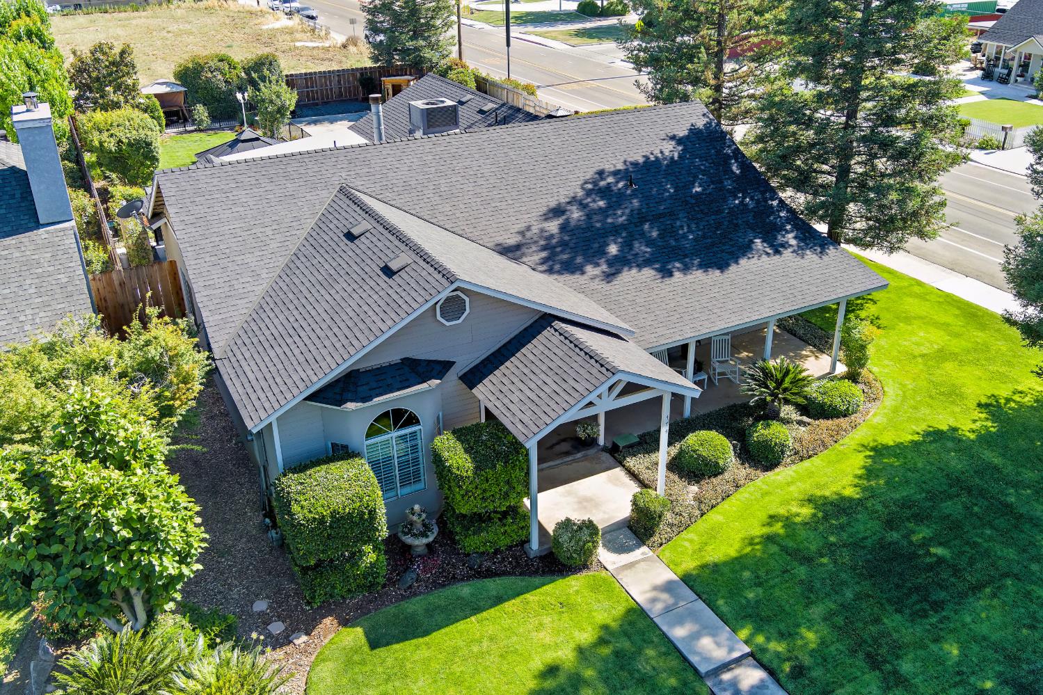 474 Euclid Cir, Dinuba, CA 93618
