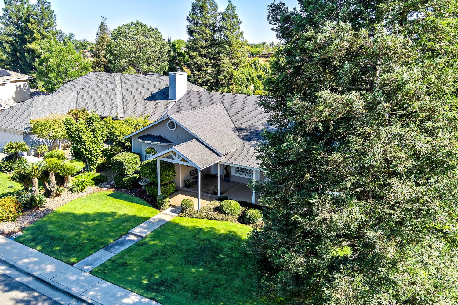 474 Euclid Cir, Dinuba, CA 93618