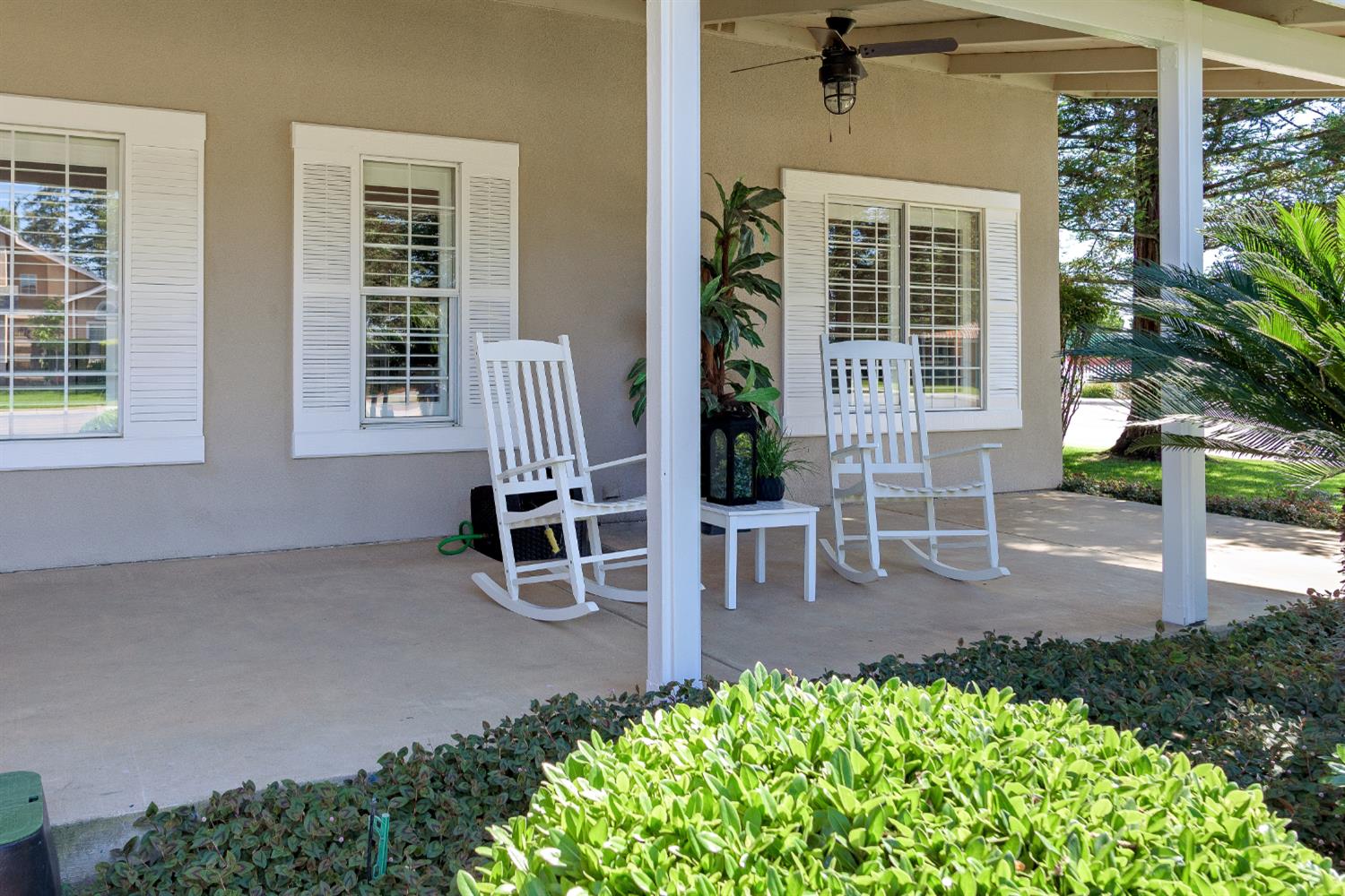 474 Euclid Cir, Dinuba, CA 93618