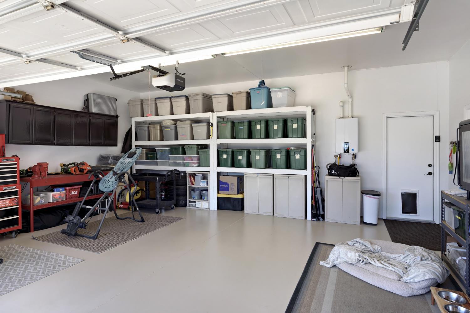 474 Euclid Cir, Dinuba, CA 93618