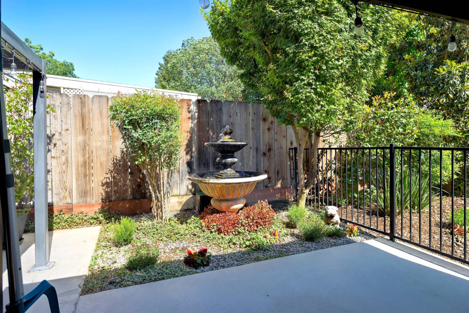 474 Euclid Cir, Dinuba, CA 93618