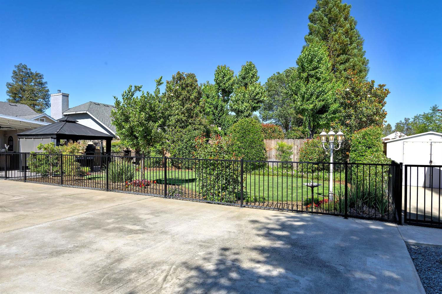 474 Euclid Cir, Dinuba, CA 93618