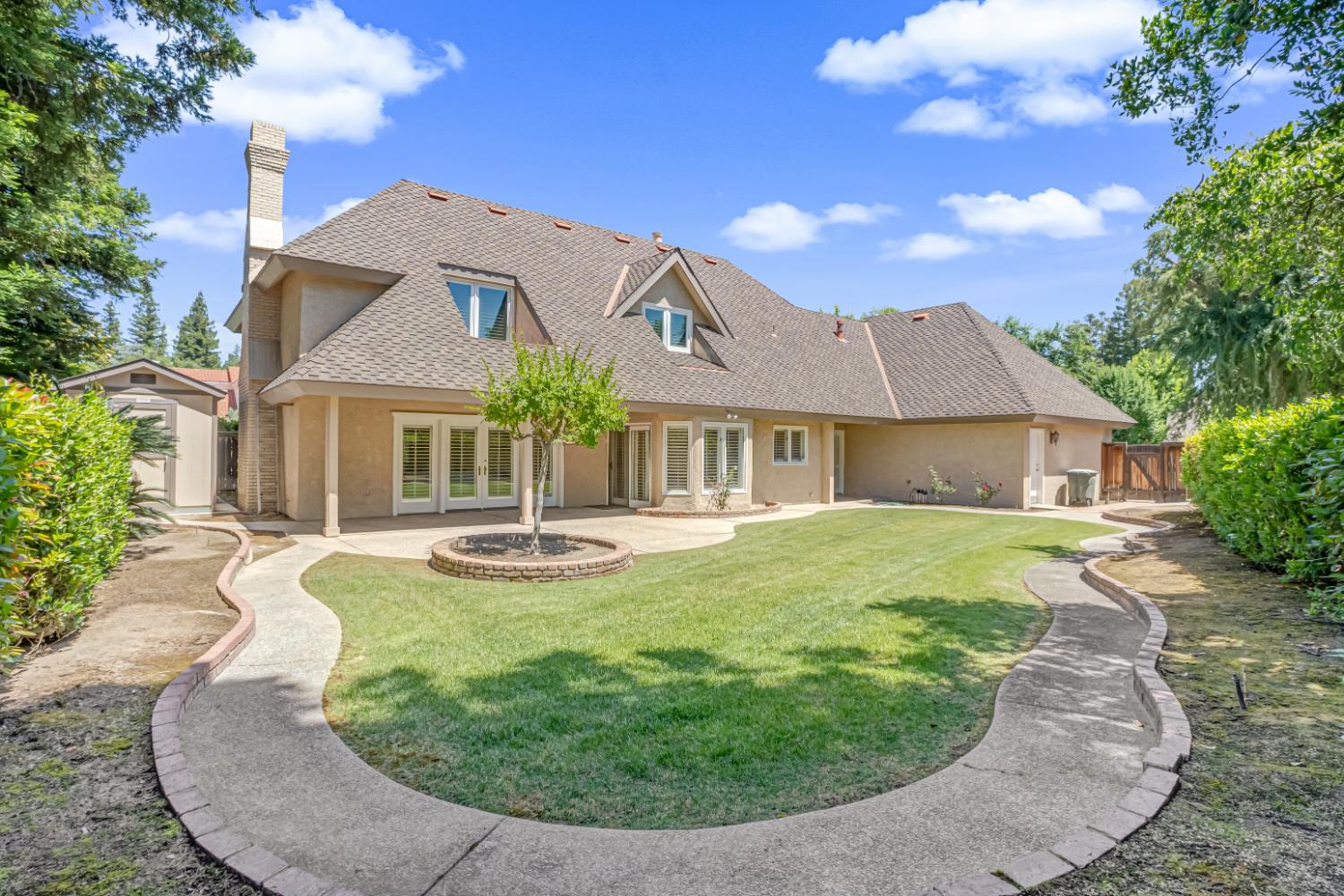 2857 W Cromwell Ave, Fresno, CA 93711