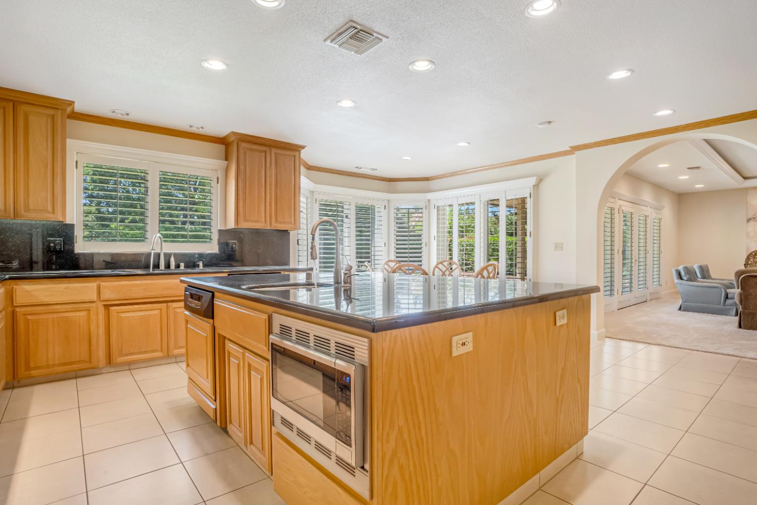 2857 W Cromwell Ave, Fresno, CA 93711