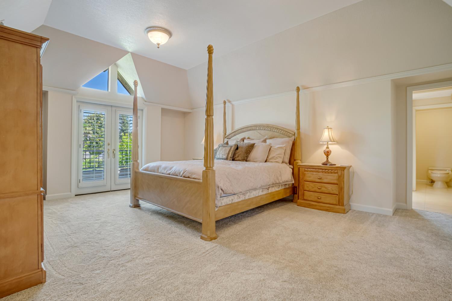 2857 W Cromwell Ave, Fresno, CA 93711