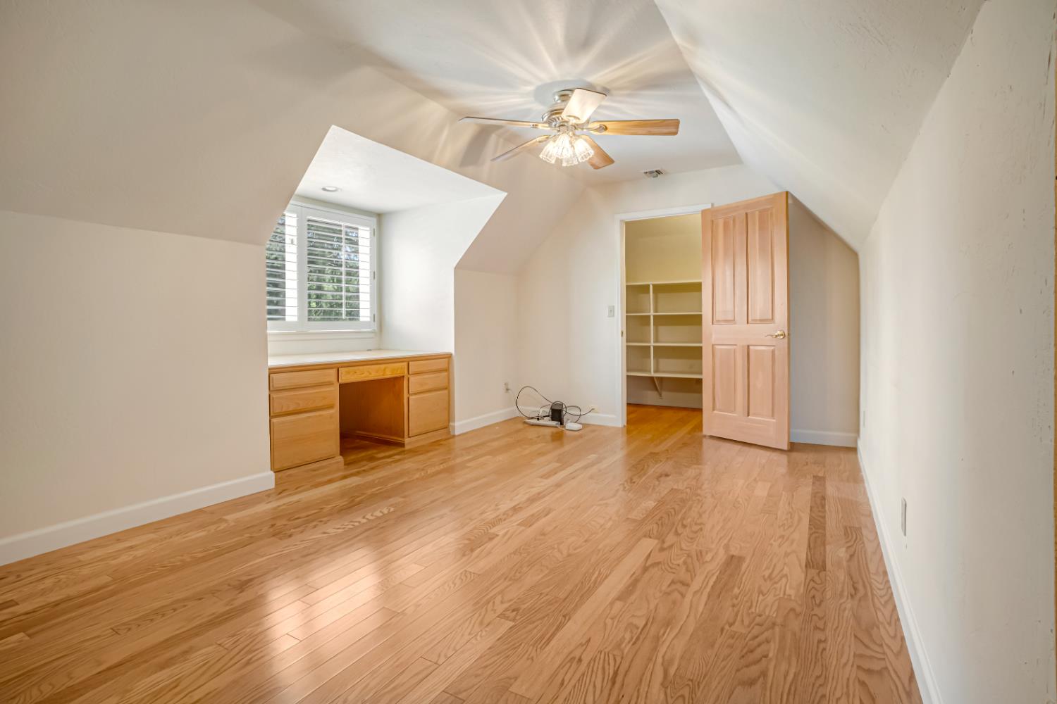 2857 W Cromwell Ave, Fresno, CA 93711