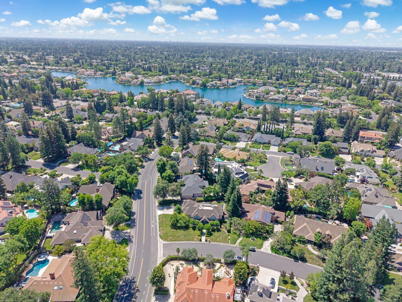2857 W Cromwell Ave, Fresno, CA 93711