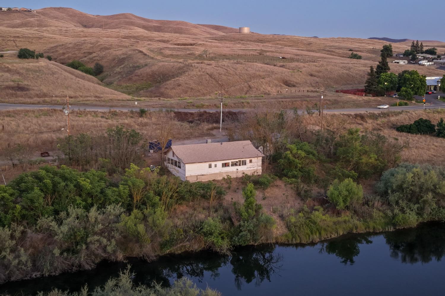 17839 N Friant Rd, Friant, CA 93626