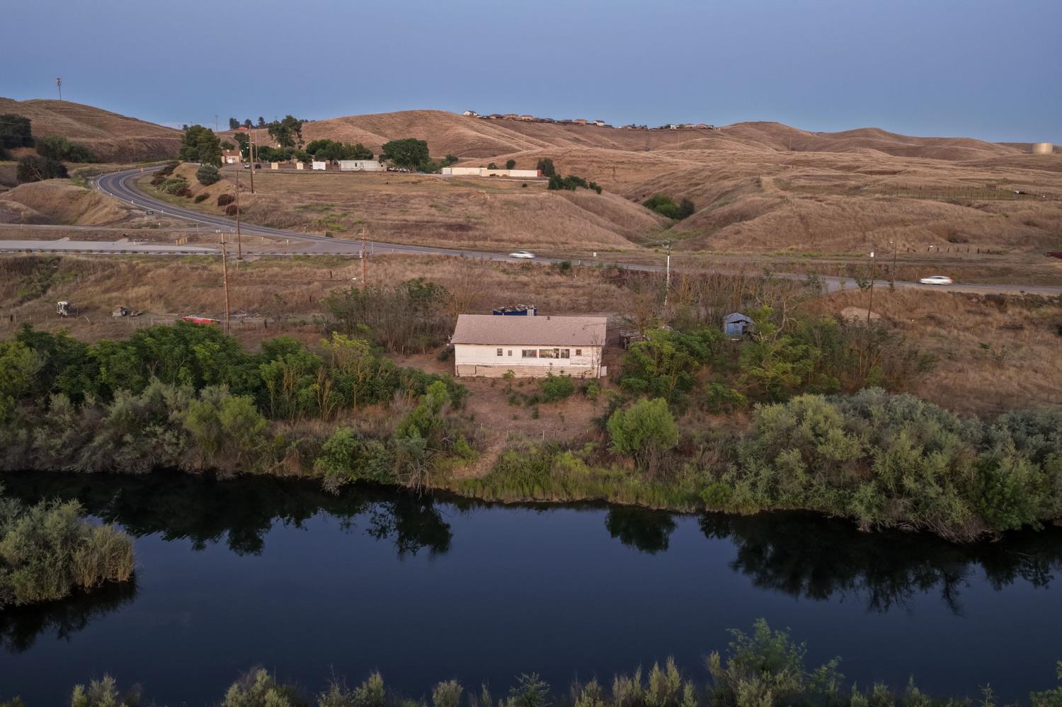 17839 N Friant Rd, Friant, CA 93626