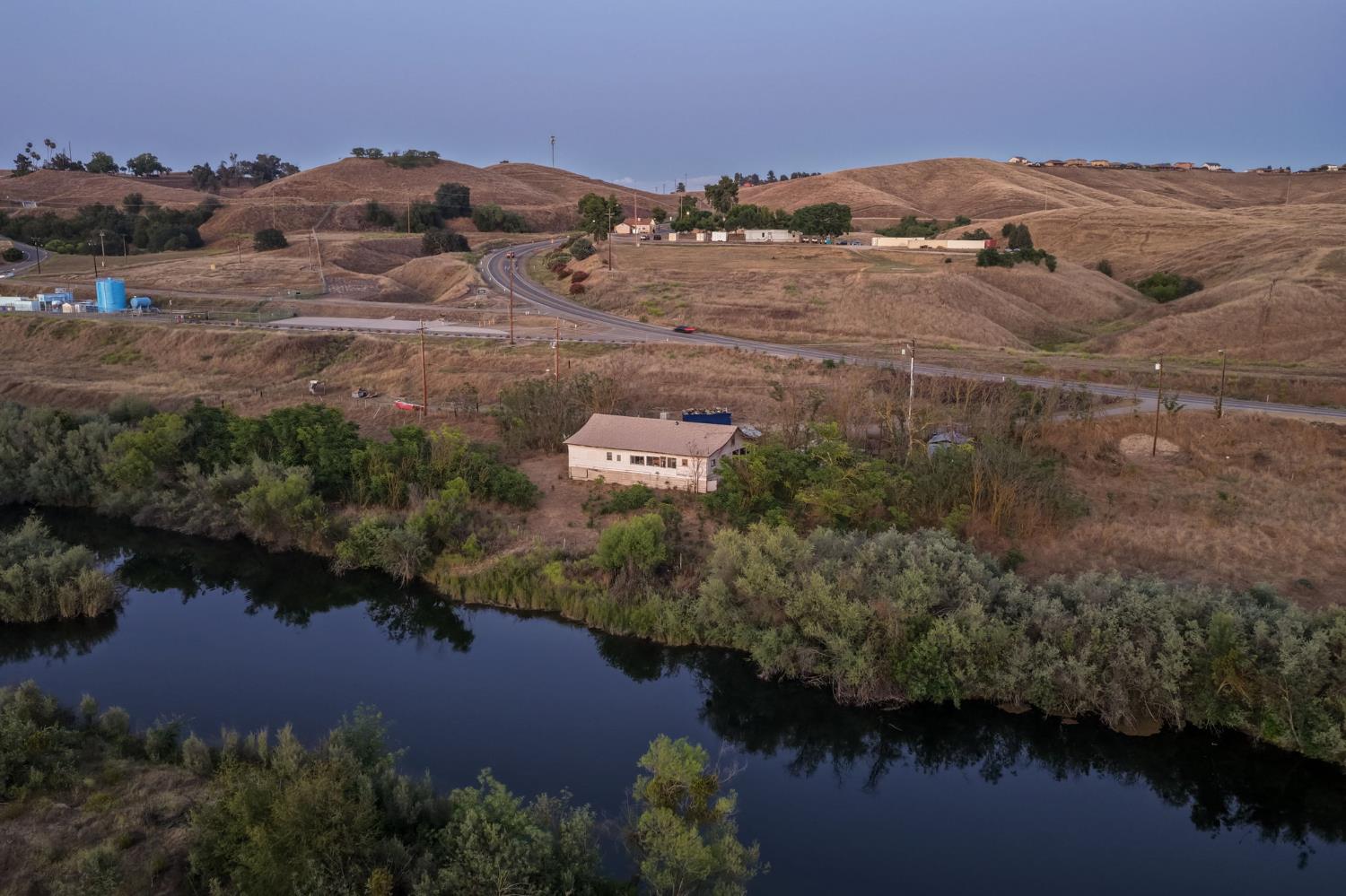 17839 N Friant Rd, Friant, CA 93626
