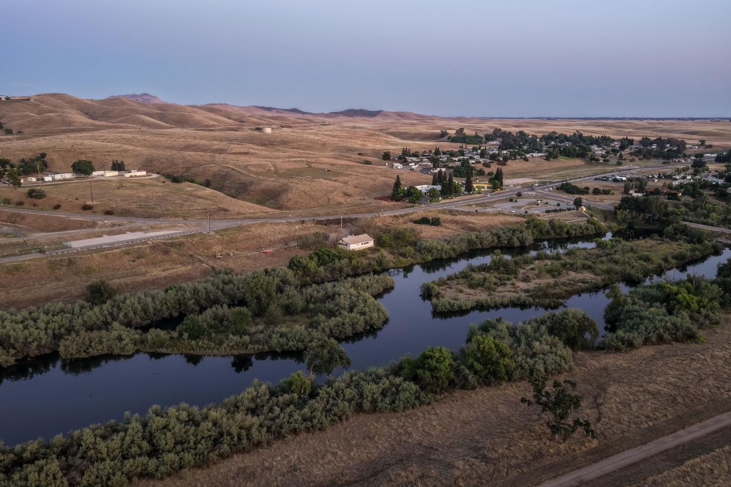17839 N Friant Rd, Friant, CA 93626
