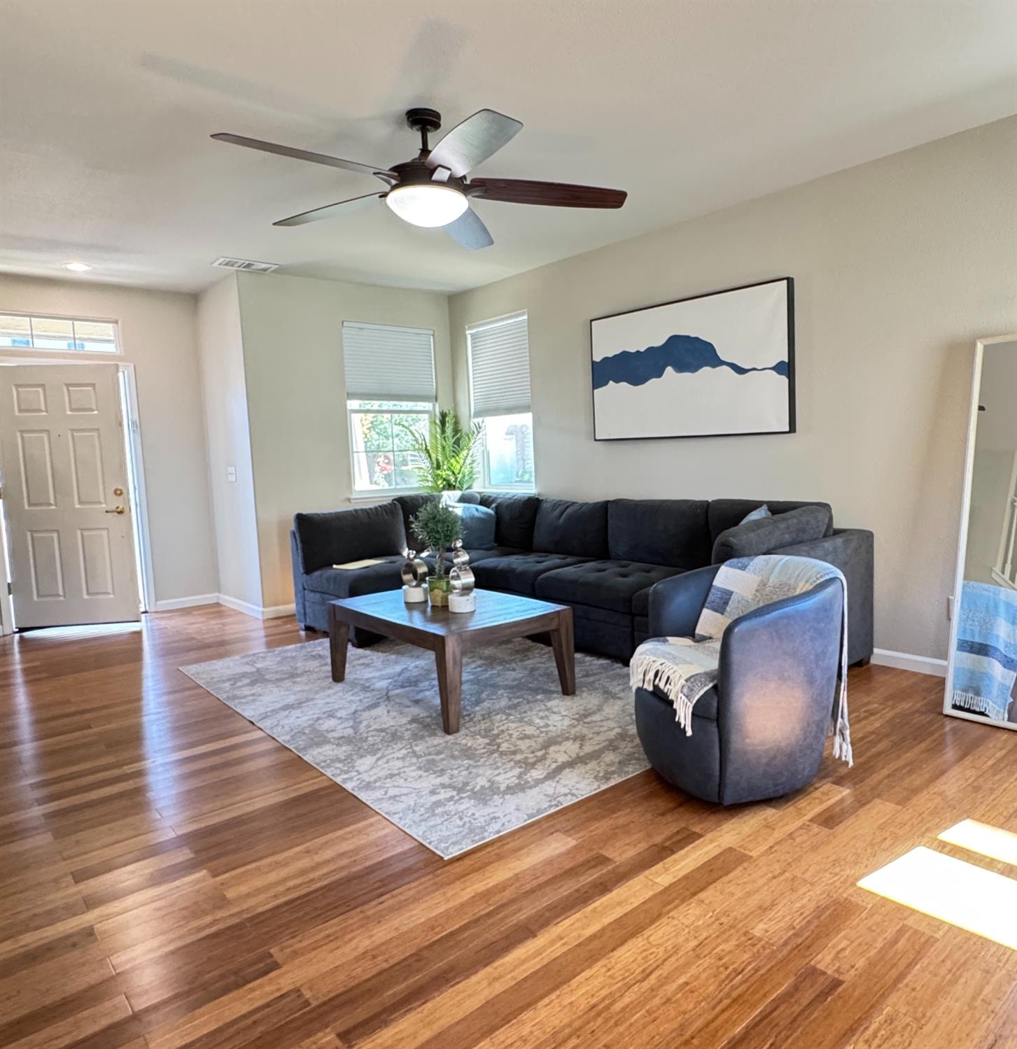 618 W Madrid Ln, Clovis, CA 93619