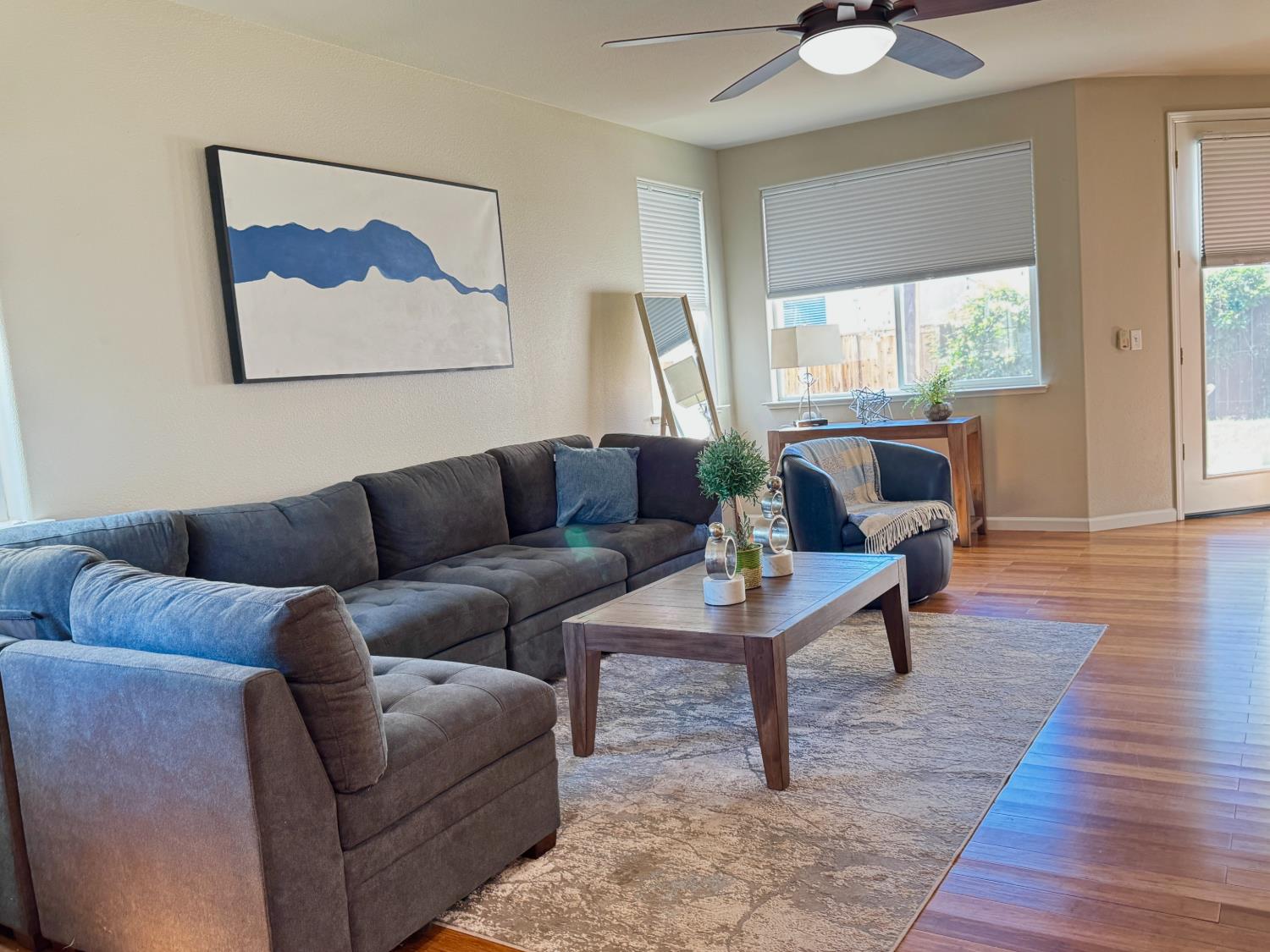 618 W Madrid Ln, Clovis, CA 93619