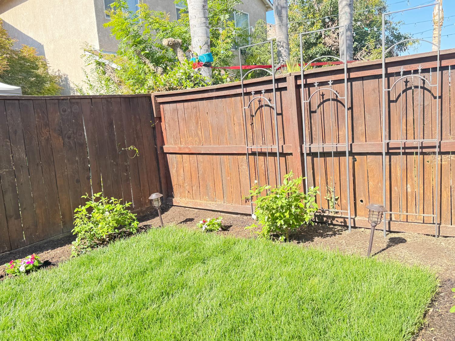 618 W Madrid Ln, Clovis, CA 93619