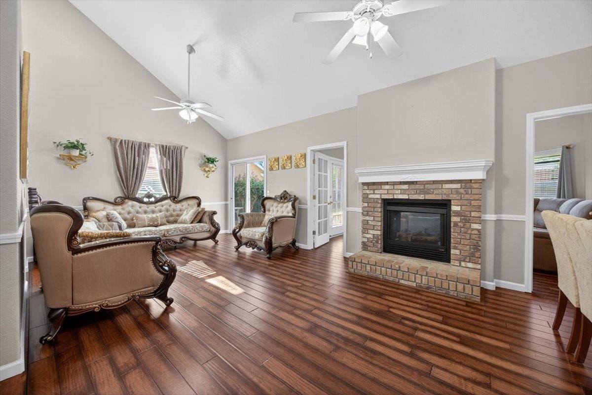 4122 W Fender Ave, Fresno, CA 93722