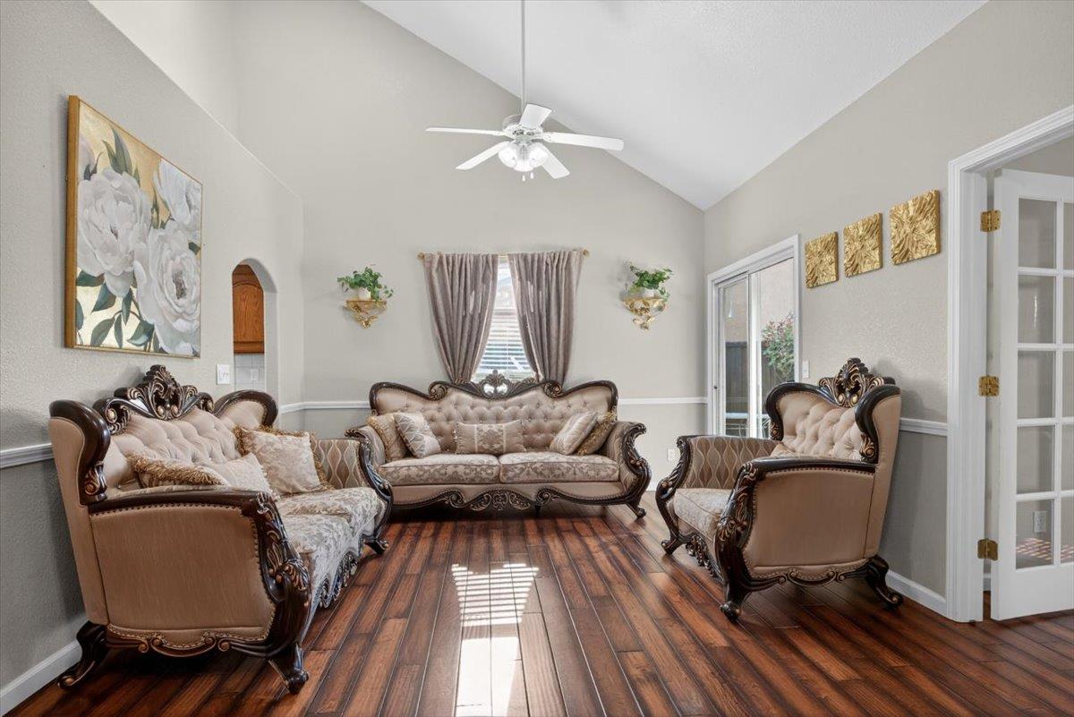 4122 W Fender Ave, Fresno, CA 93722